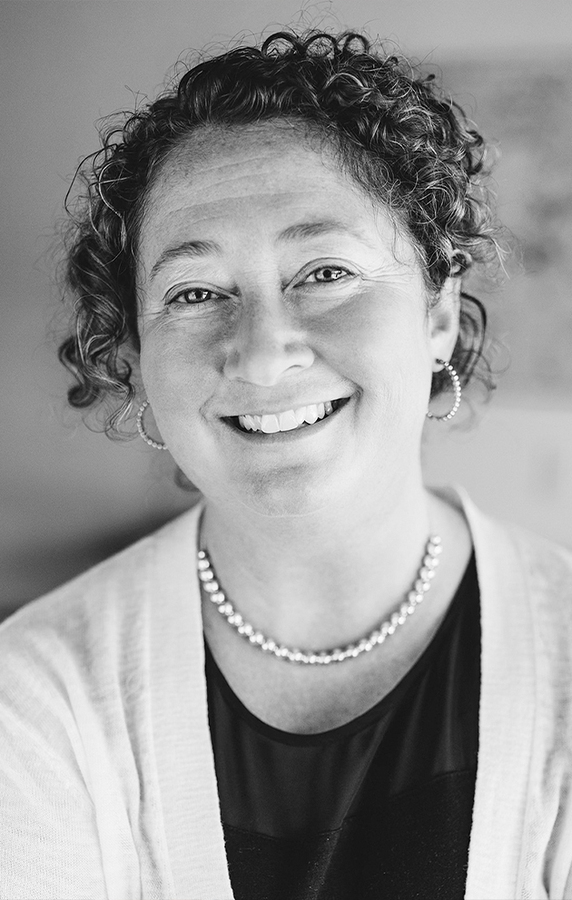 Real Estate Agent Rosalyn Miller